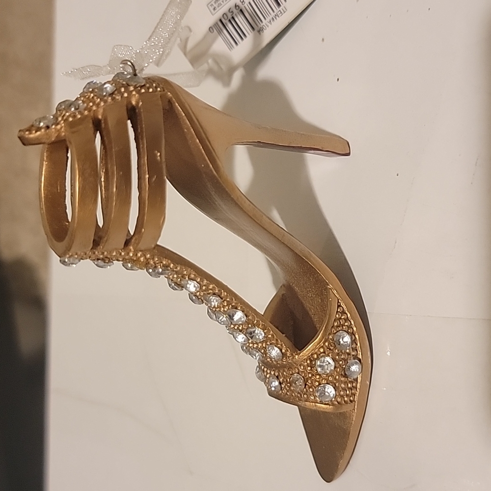 Kurt Adler Gold Strapped Heel w diamond